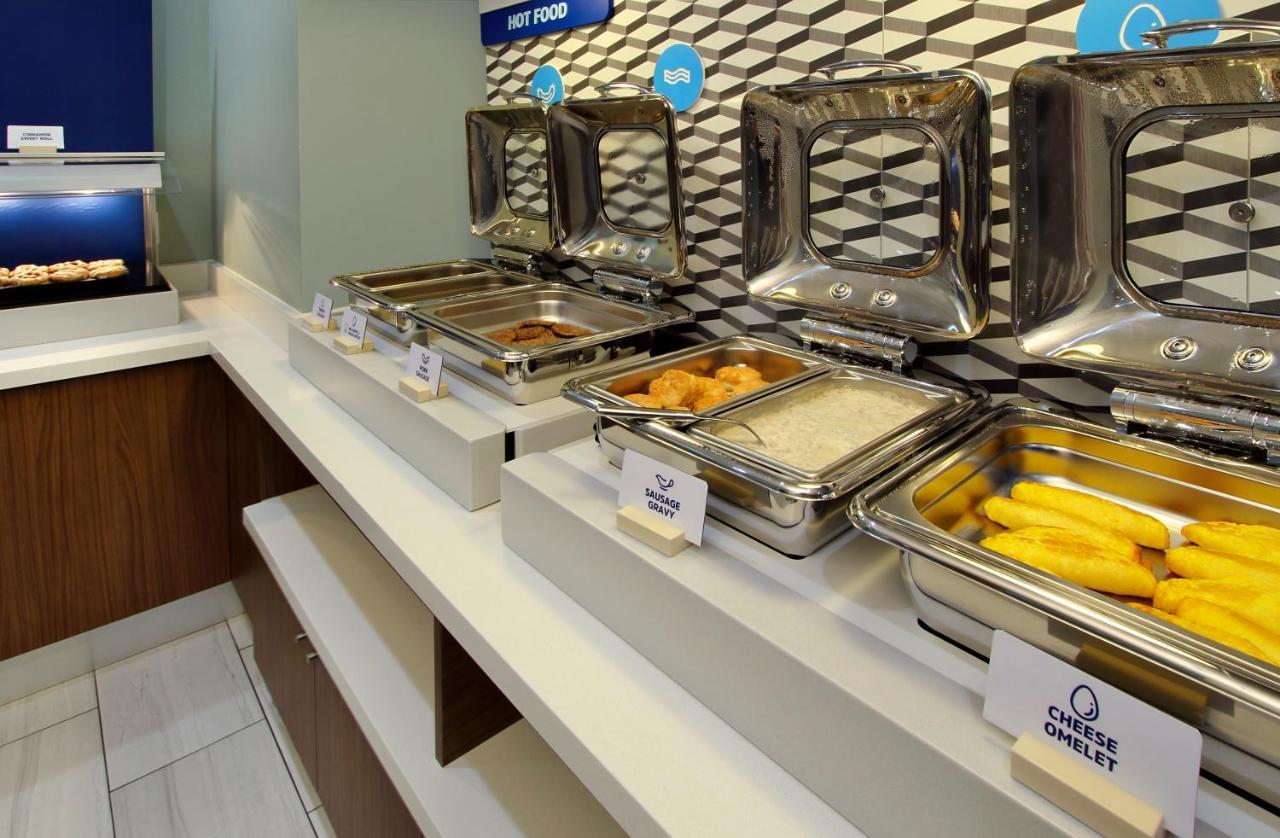 Holiday Inn Express & Suites - Milwaukee West Allis By Ihg Luaran gambar